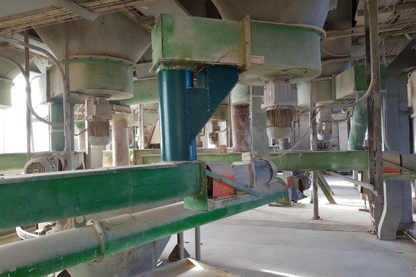 Продажа завода по производству сухих кормовых добавок, премиксов, БМВД